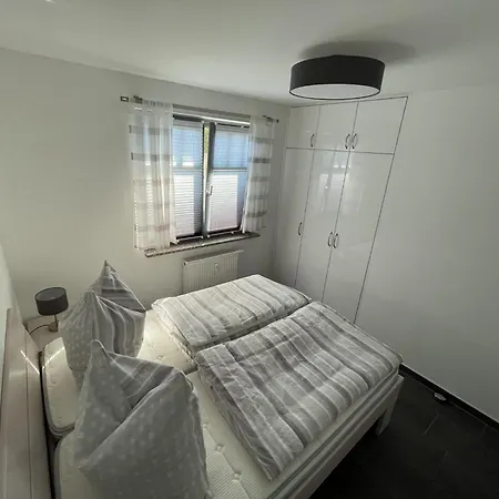 Haus Zur - 1 - Gruzdz Apartment Prerow