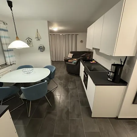 Haus Zur - 1 - Gruzdz *